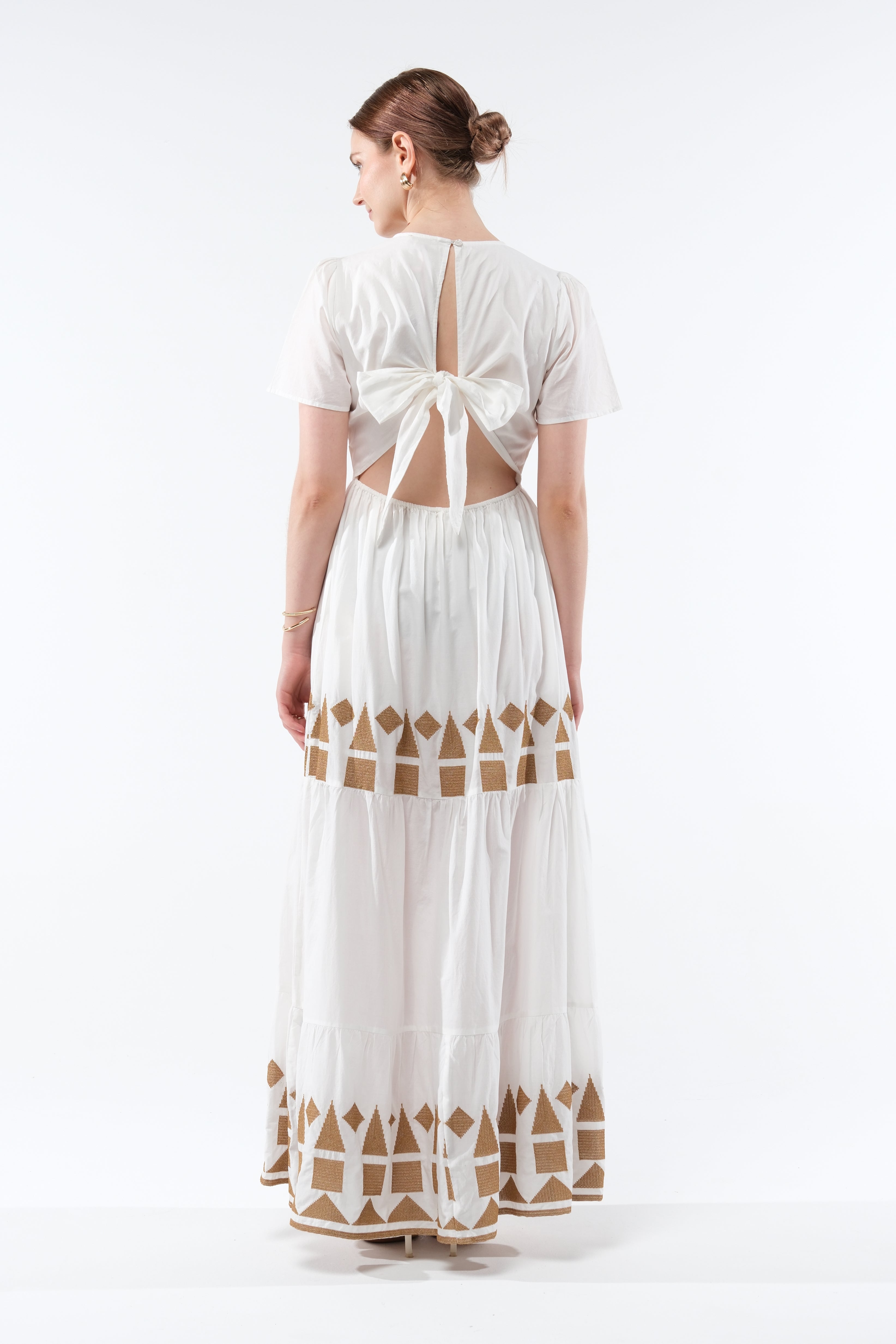 Amara off white